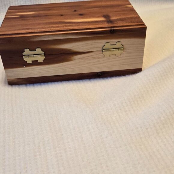 Cedar Box with Latch - Med Size - Picture 5 of 11